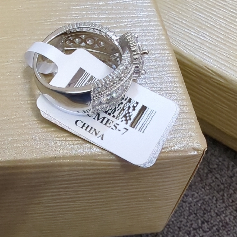 JTV Silver and White Ring with Intricate Design - Picture 2 of 5